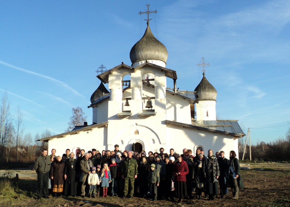 Пятьдесят паломников из Пскова почтили память св. вмц. Параскевы в Доможирке (ВИДЕО)