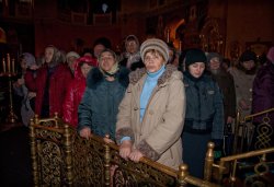 Проводы ковчега с Поясом Пресвятой Богородицы из Санкт-Петербурга 24 октября 2011 года