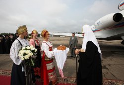 Первосвятительский визит в Псковскую епархию. Встреча в аэропорту Пскова
