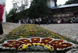 Паломничество в Свято-Успенский Псково-Печерский монастырь 29 августа 2011 года на всенощное бдение - Иерусалимский Чин Погребения Божией Матери