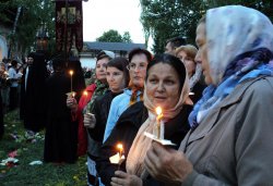 Паломничество в Свято-Успенский Псково-Печерский монастырь 29 августа 2011 года на всенощное бдение - Иерусалимский Чин Погребения Божией Матери