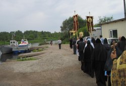 Крестный ход с иконой Спаса Елеазаровского на Талабские острова 12 июля 2012 года