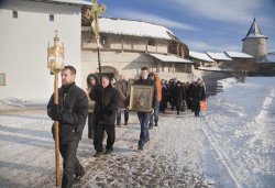 Крестный ход вокруг Пскова 26 января 2012 года. Фоторепортаж Андрея Кокшарова